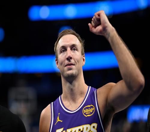 拉什福德足,总杯梅开二,维拉,10bet体育指数,体育赛事数据,赛事指数资讯,足球比赛指数,体育赛事平台